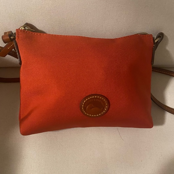Dooney & Bourke Handbags - Dooney & Bourke crossbody pouchette
